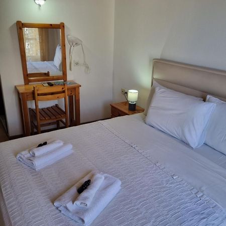 Zeus Guesthouse Panagia  Buitenkant foto